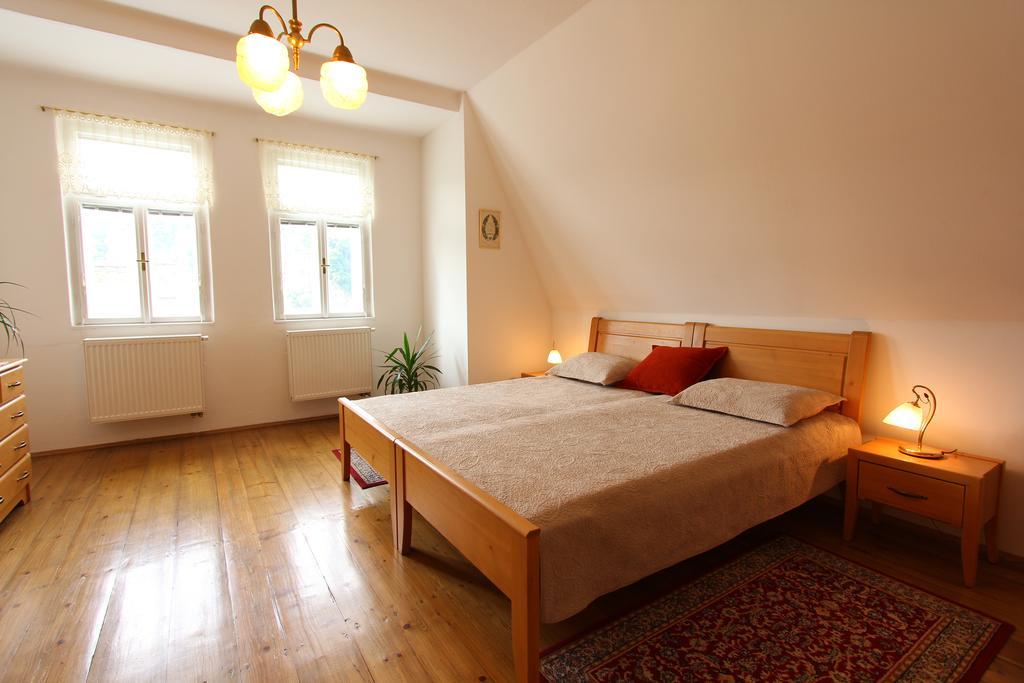Penzion Jelen Vranov Nad Dyji Room photo