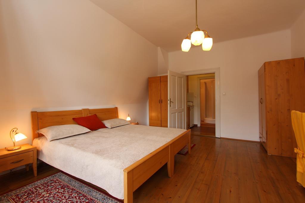 Penzion Jelen Vranov Nad Dyji Room photo